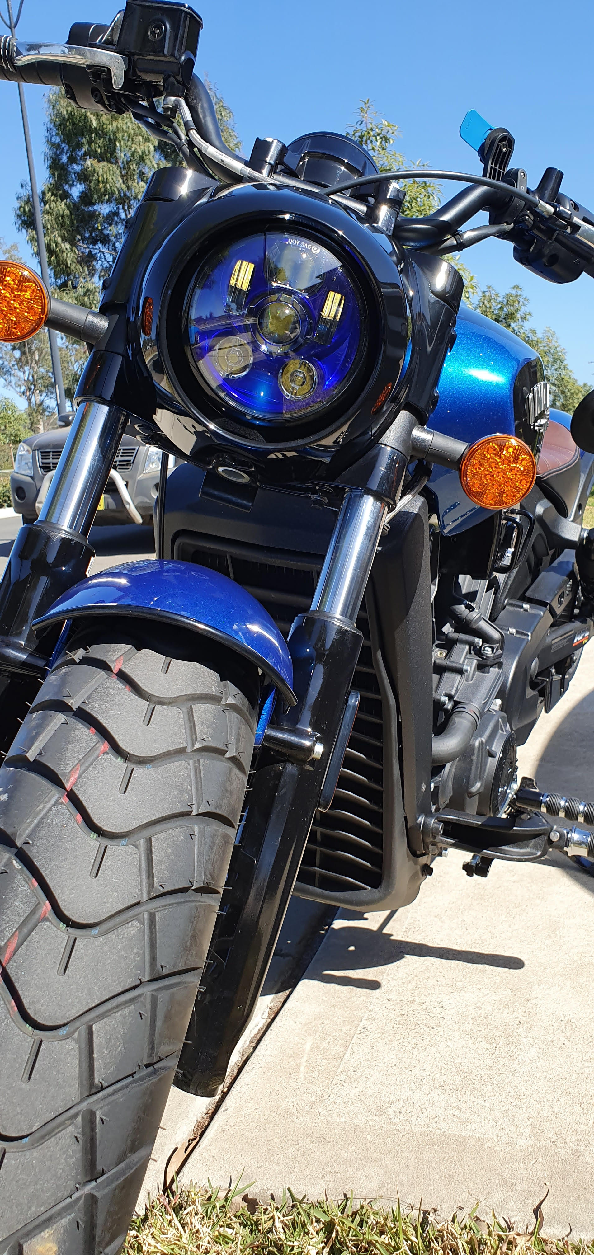 Eagle Lights 5 3/4" 8900 Series Generation III Blue LED Projection Headlight - Color Matched - Image 7