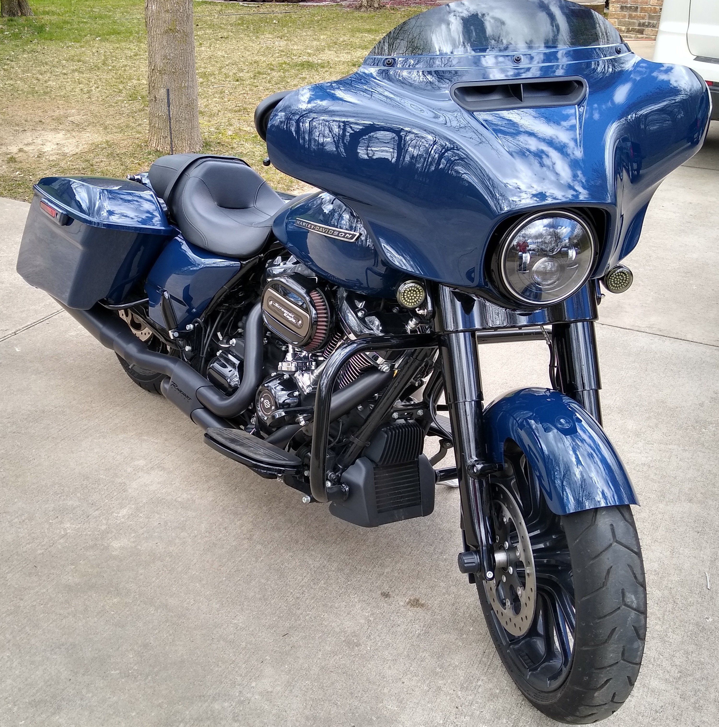Eagle Lights 7" Round LED Headlight kit for Street Glide, Electra Glide and Harley-Davidson® Models with Radios - Image 4