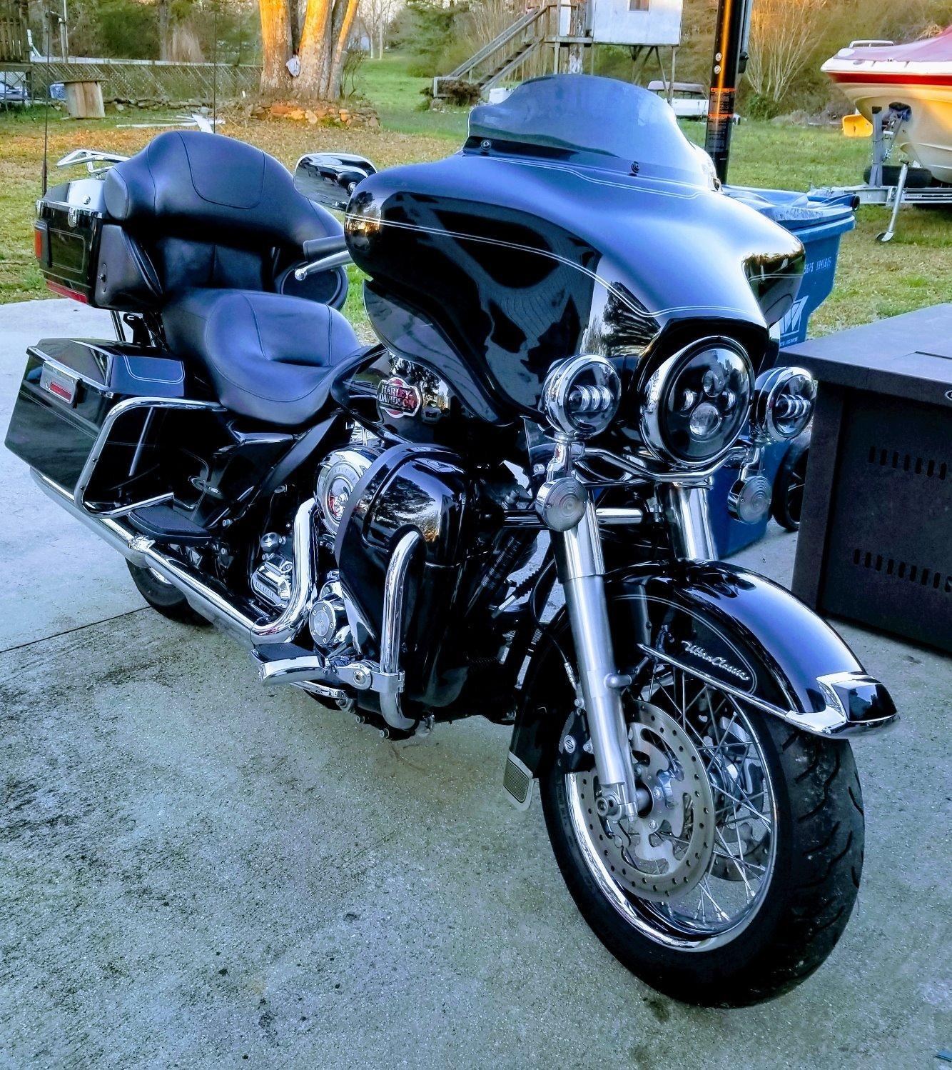 Eagle Lights 7" Round LED Headlight kit for Street Glide, Electra Glide and Harley-Davidson® Models with Radios - Image 6