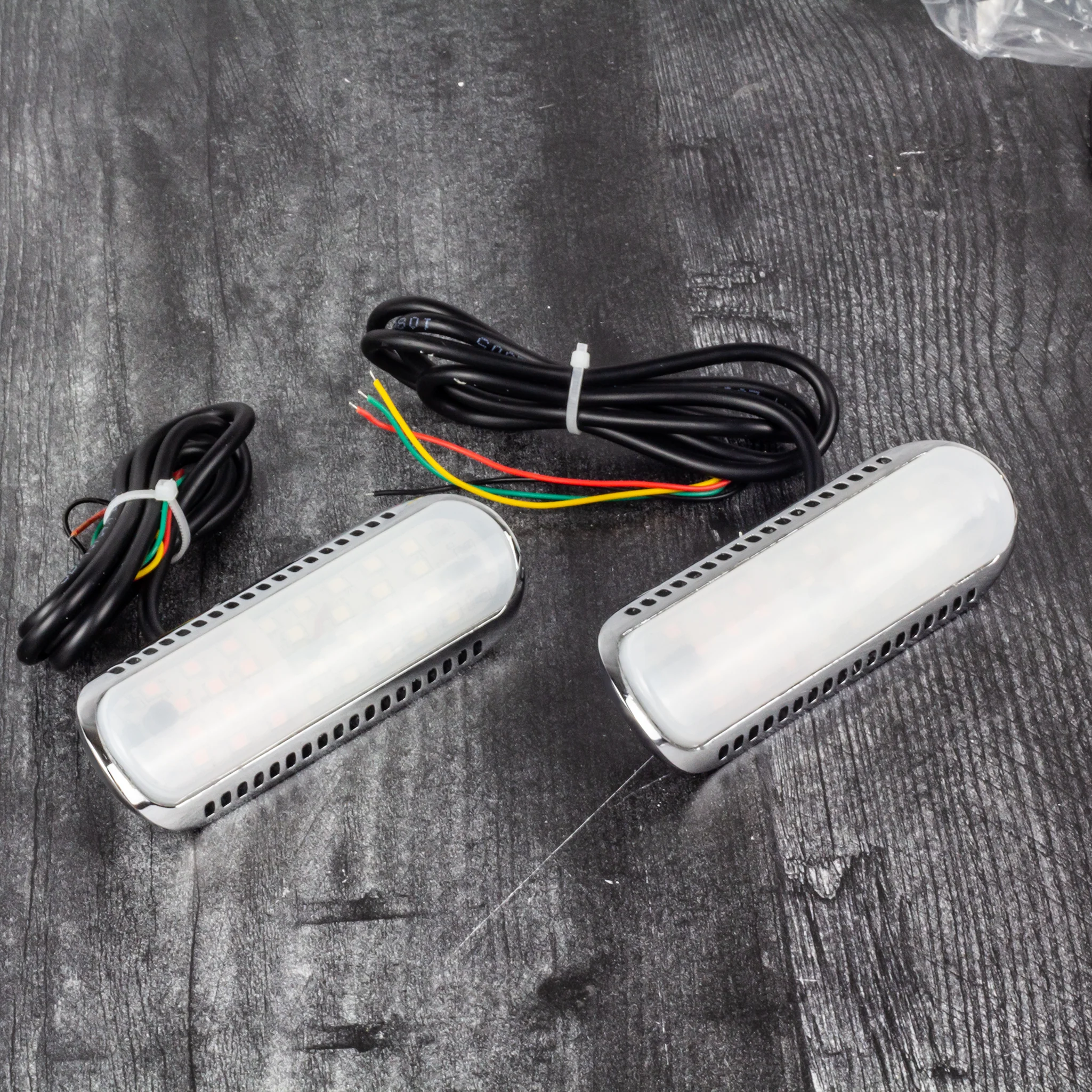 Eagle Lights Bar Mount Turn Signal and White Running Lights for Highway Bars, Handle Bars and Frame Tubes (White Amber LED for Crash Bars Harley-Davidson® Touring Bikes) - Image 6