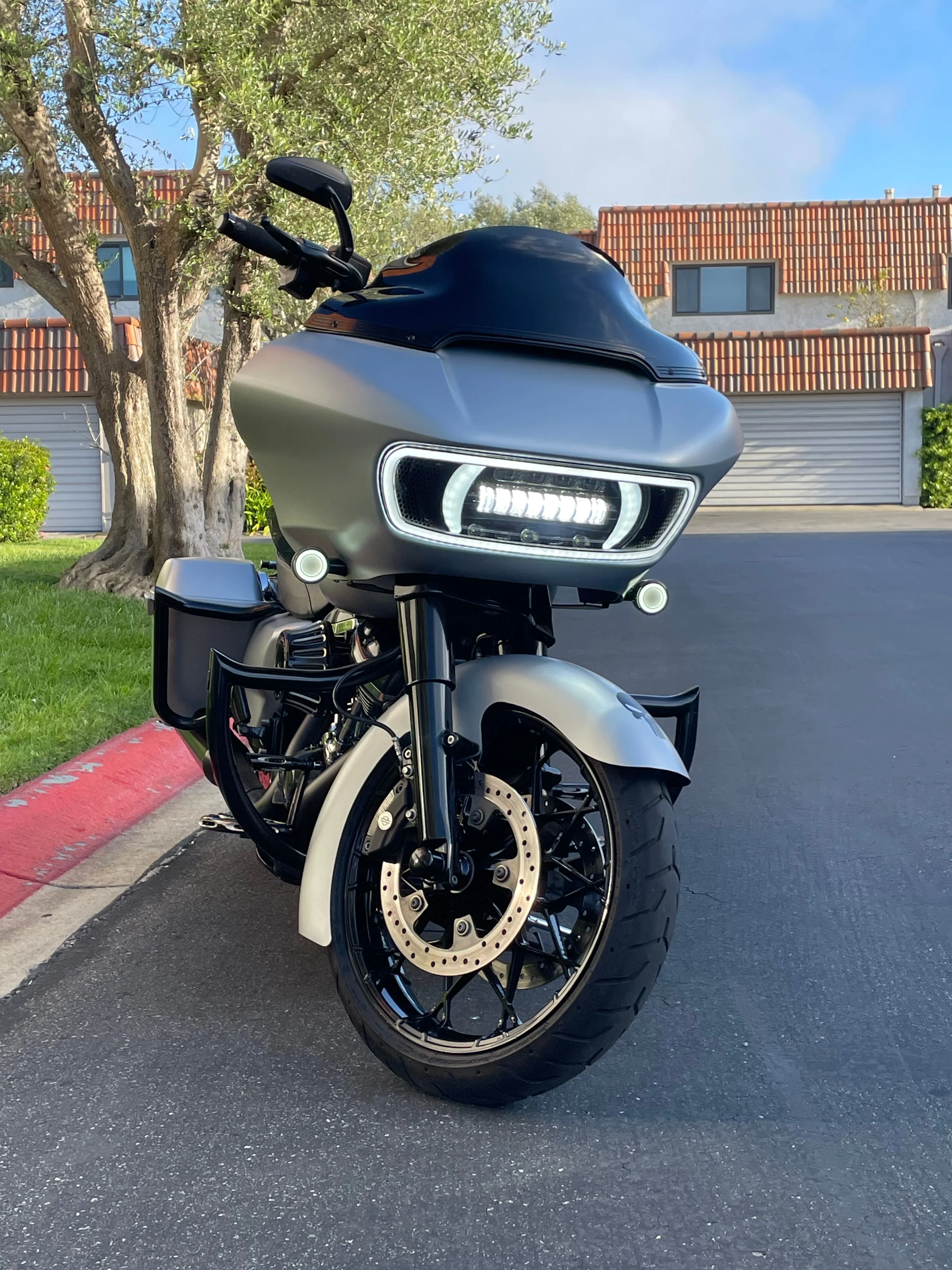 Eagle Lights HALOS DRL Bezel With Vent Inserts And White LED Running Lights for Harley-Davidson® Road Glide Motorcycles - Image 7