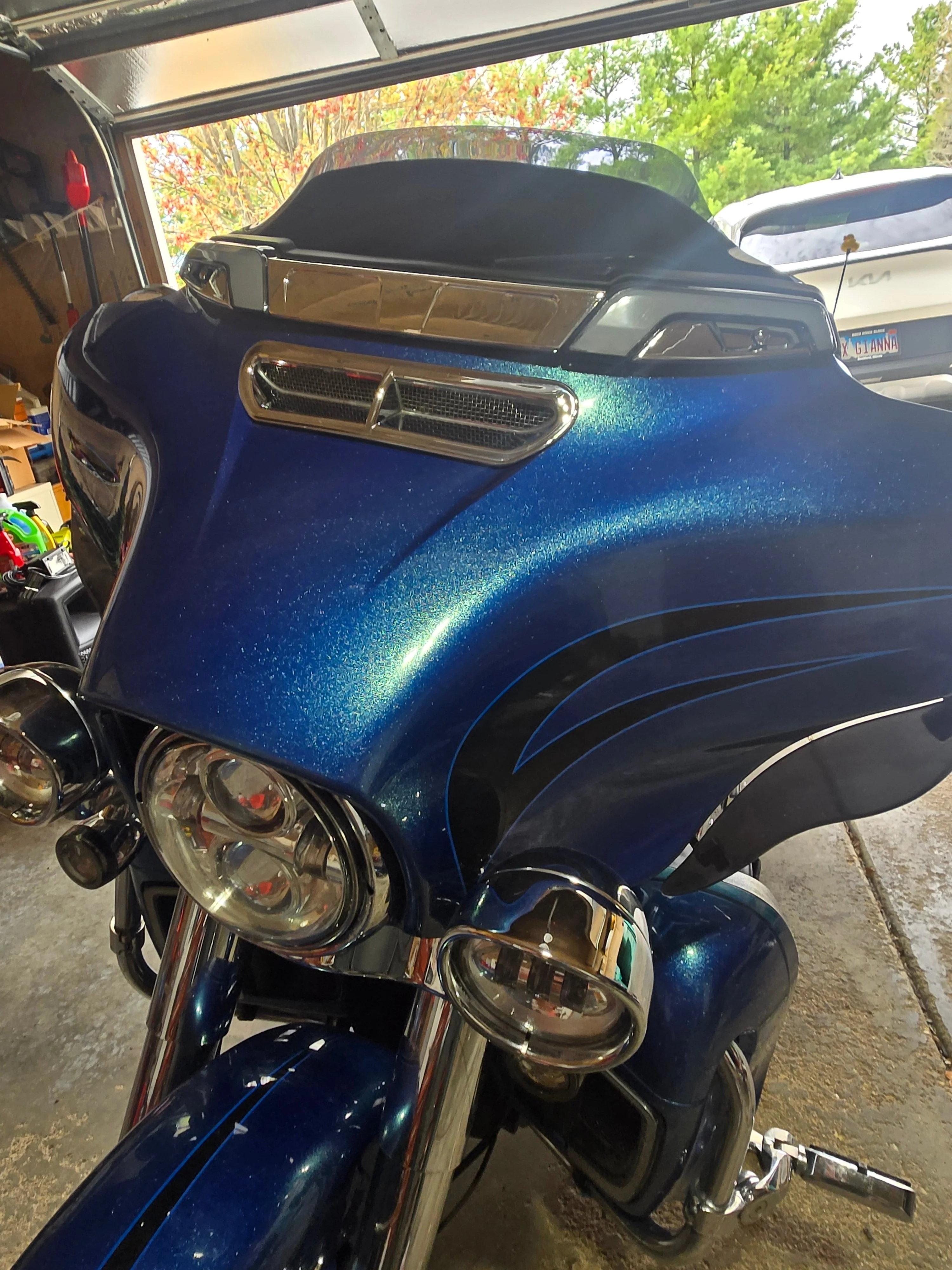 Eagle Lights HALOS LED Windshield Trim with White Running Lights & Amber Turn Signals for Harley-Davidson® Batwing Fairings, 2014 - Current Street Glide & Electra Glide models - Image 12