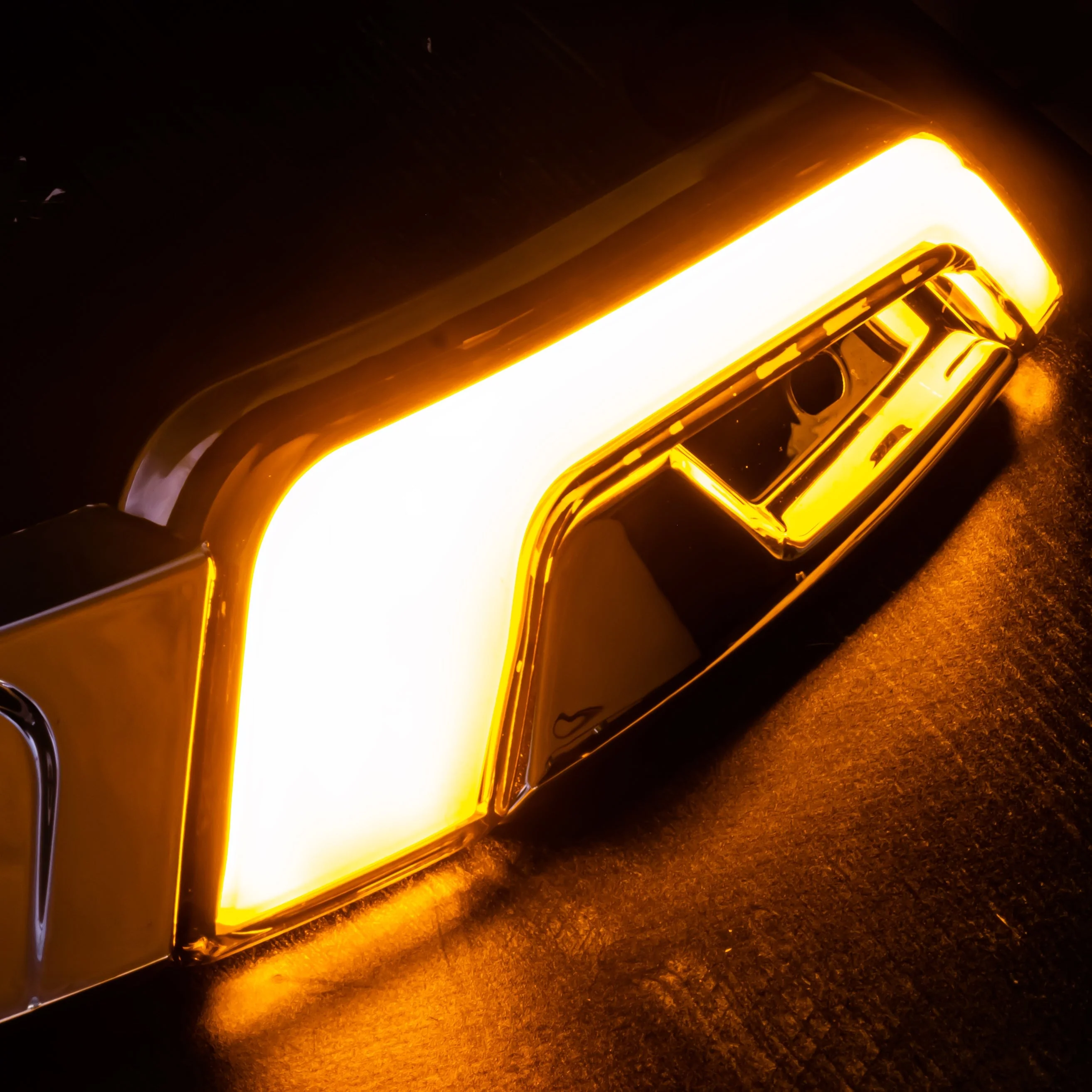 Eagle Lights HALOS LED Windshield Trim with White Running Lights & Amber Turn Signals for Harley-Davidson® Batwing Fairings, 2014 - Current Street Glide & Electra Glide models - Image 7